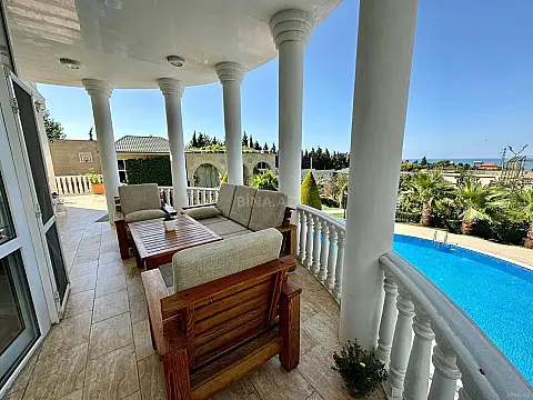 Kirayə verilir 6 otaqlı həyət evi 500 m²