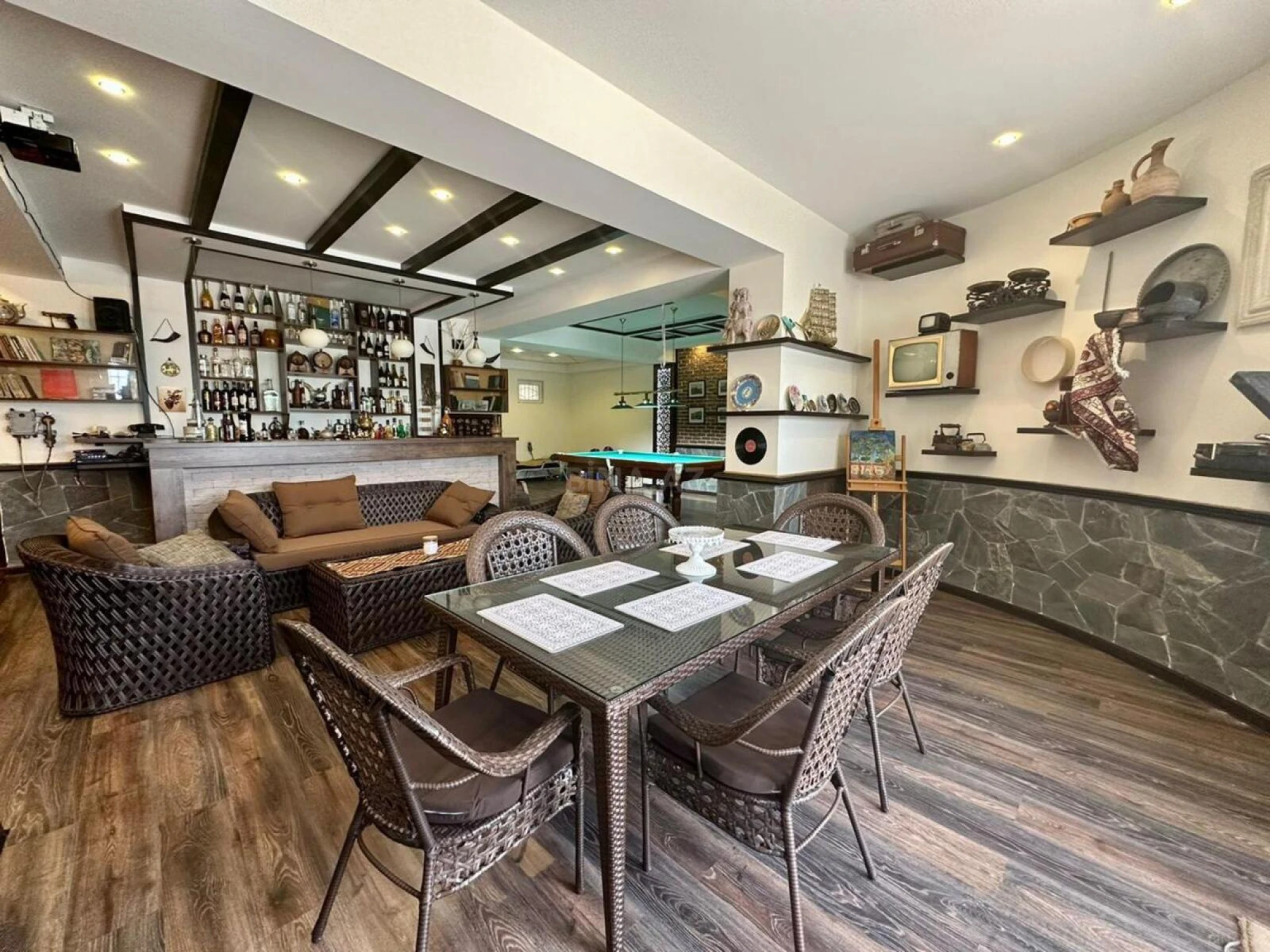 Kirayə verilir 6 otaqlı həyət evi 500 m²