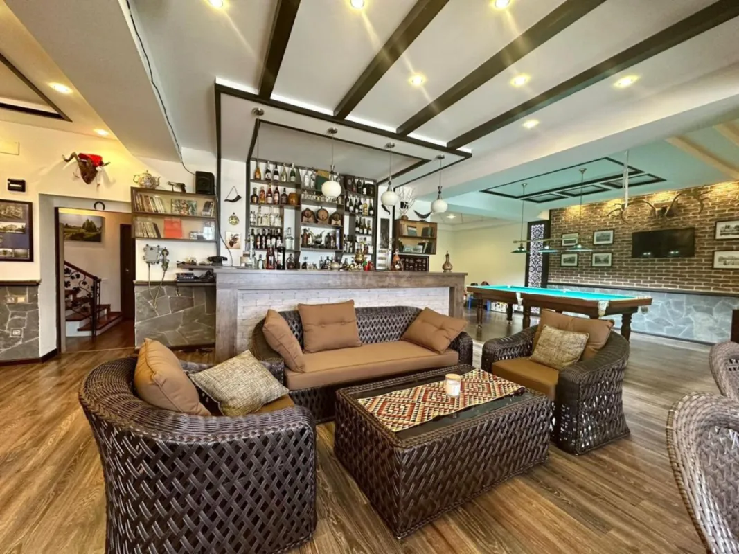 Kirayə verilir 6 otaqlı həyət evi 500 m²