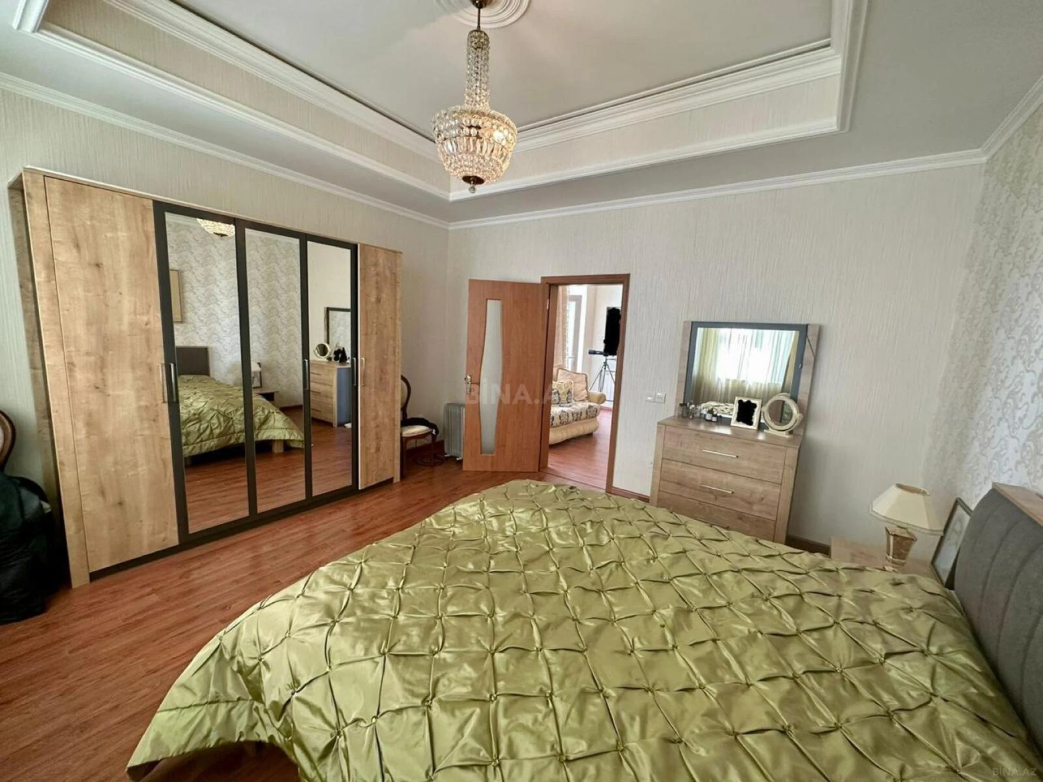 Kirayə verilir 6 otaqlı həyət evi 500 m²