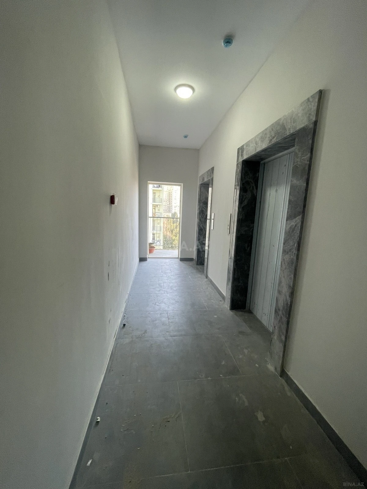 Satılır 2 otaqlı mənzil 69 m²