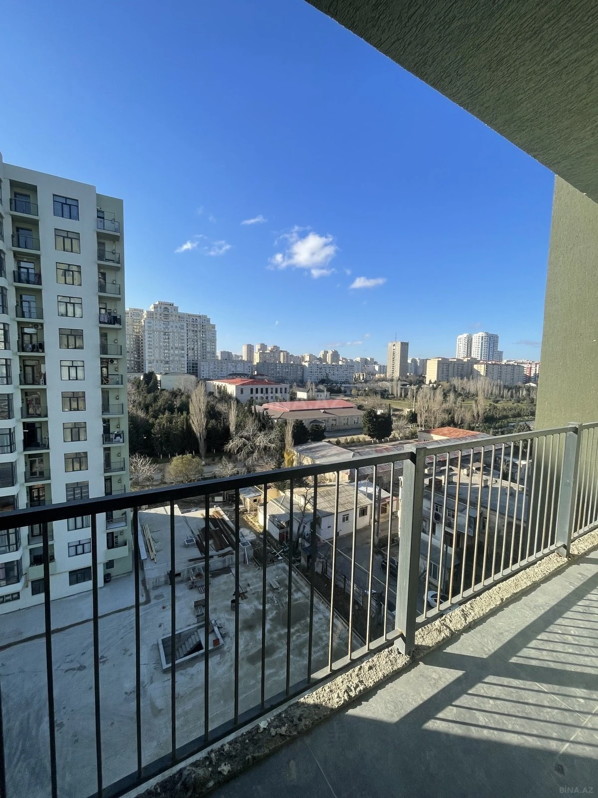 Satılır 2 otaqlı mənzil 69 m²