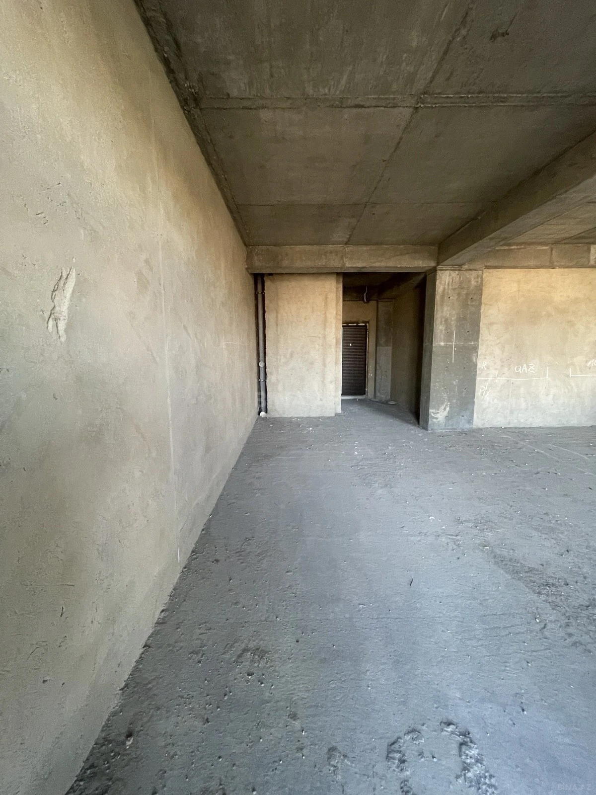 Satılır 2 otaqlı mənzil 69 m²