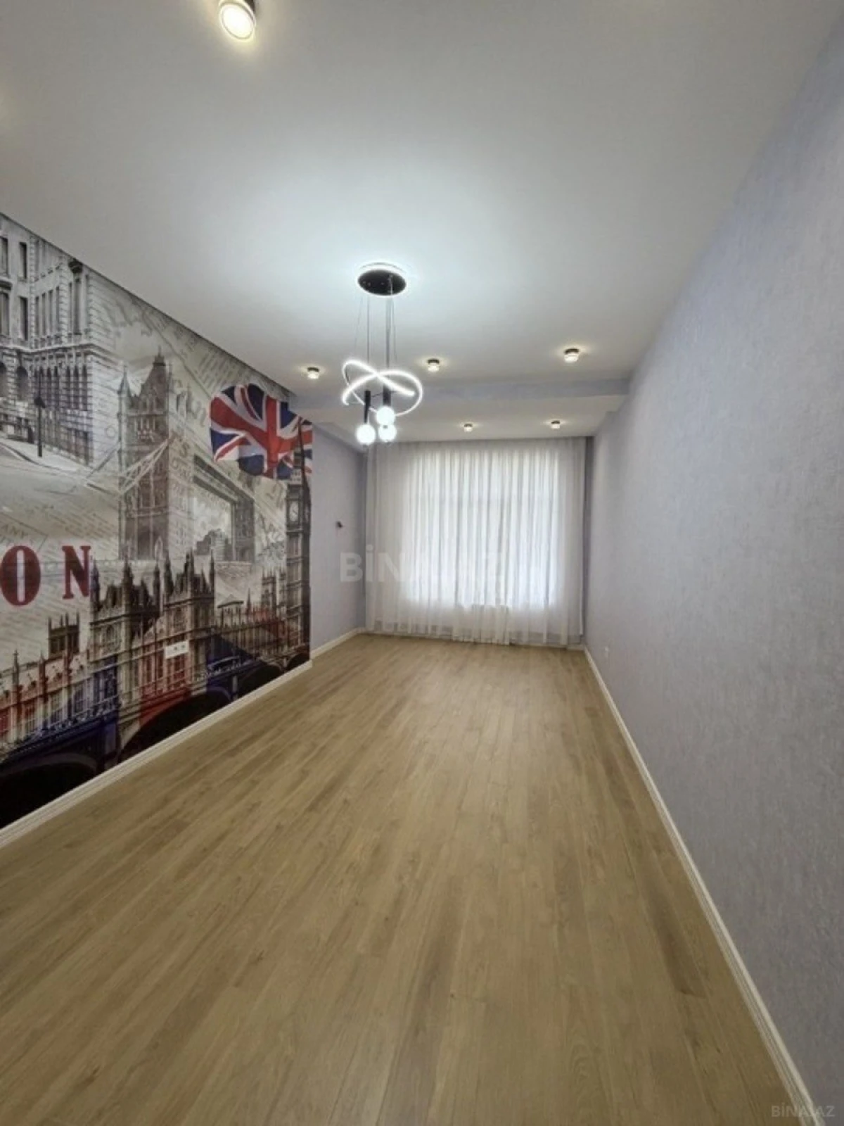 Satılır 3 otaqlı mənzil 129 m²