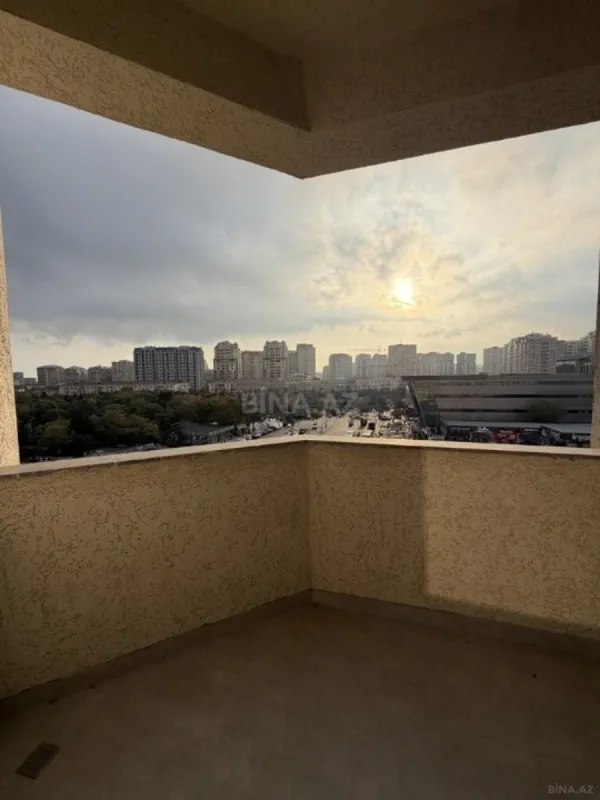 Satılır 3 otaqlı mənzil 129 m²