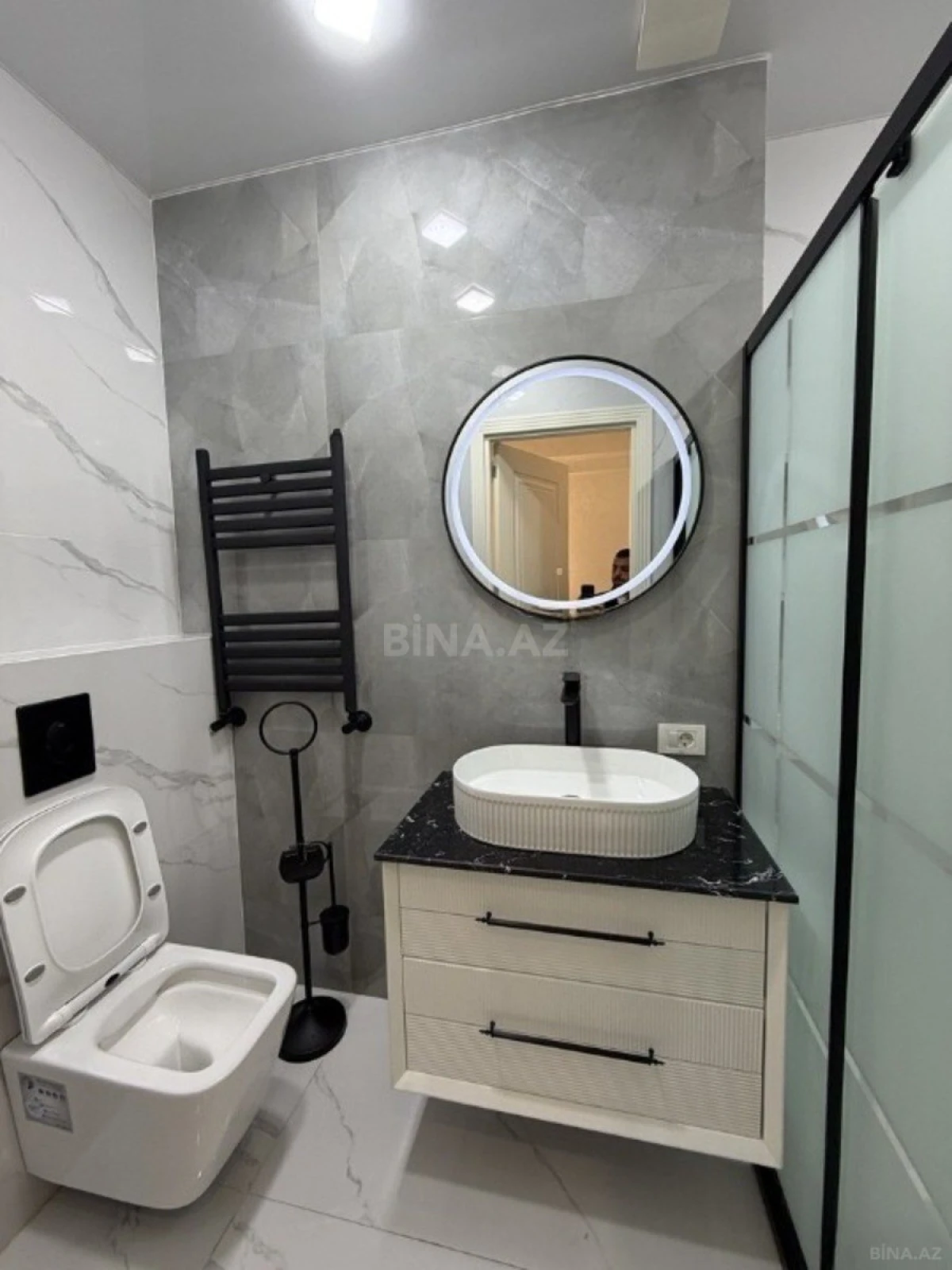 Satılır 3 otaqlı mənzil 129 m²