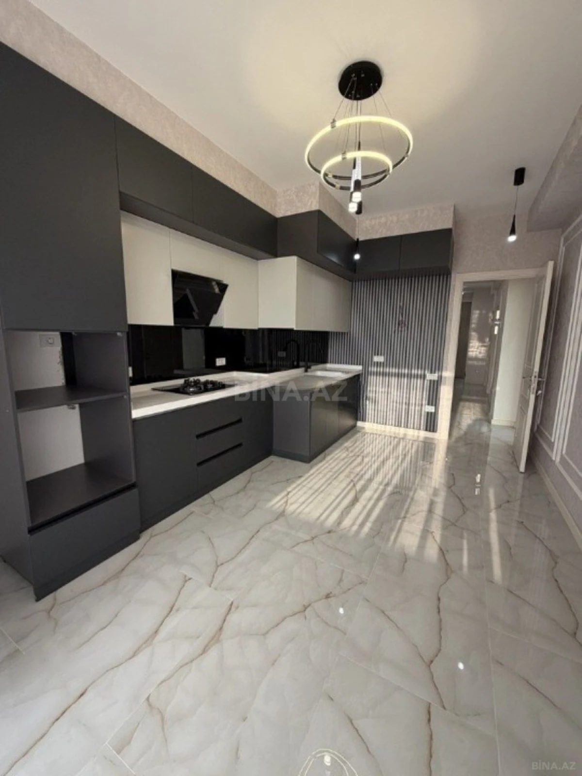 Satılır 3 otaqlı mənzil 129 m²