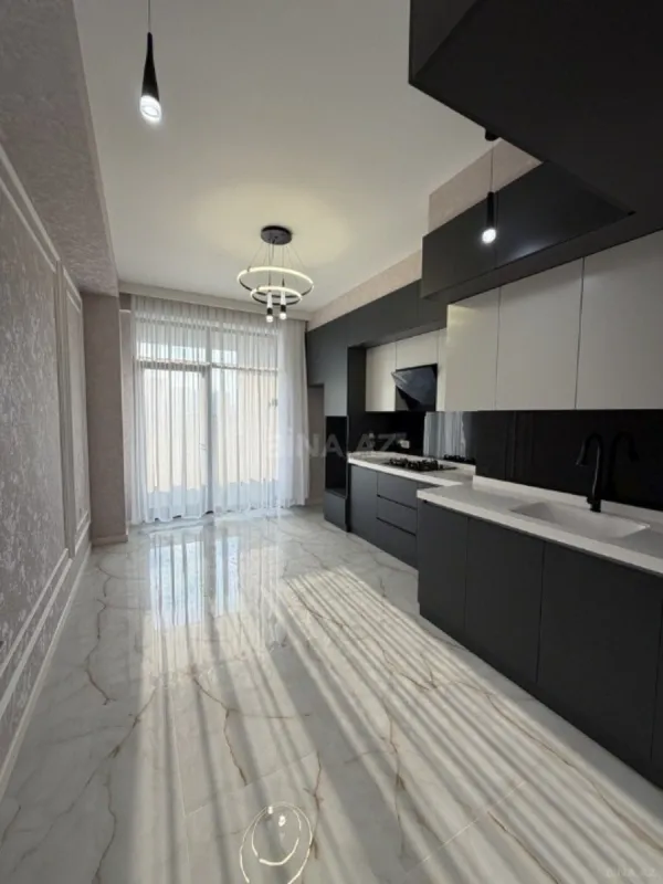 Satılır 3 otaqlı mənzil 129 m²