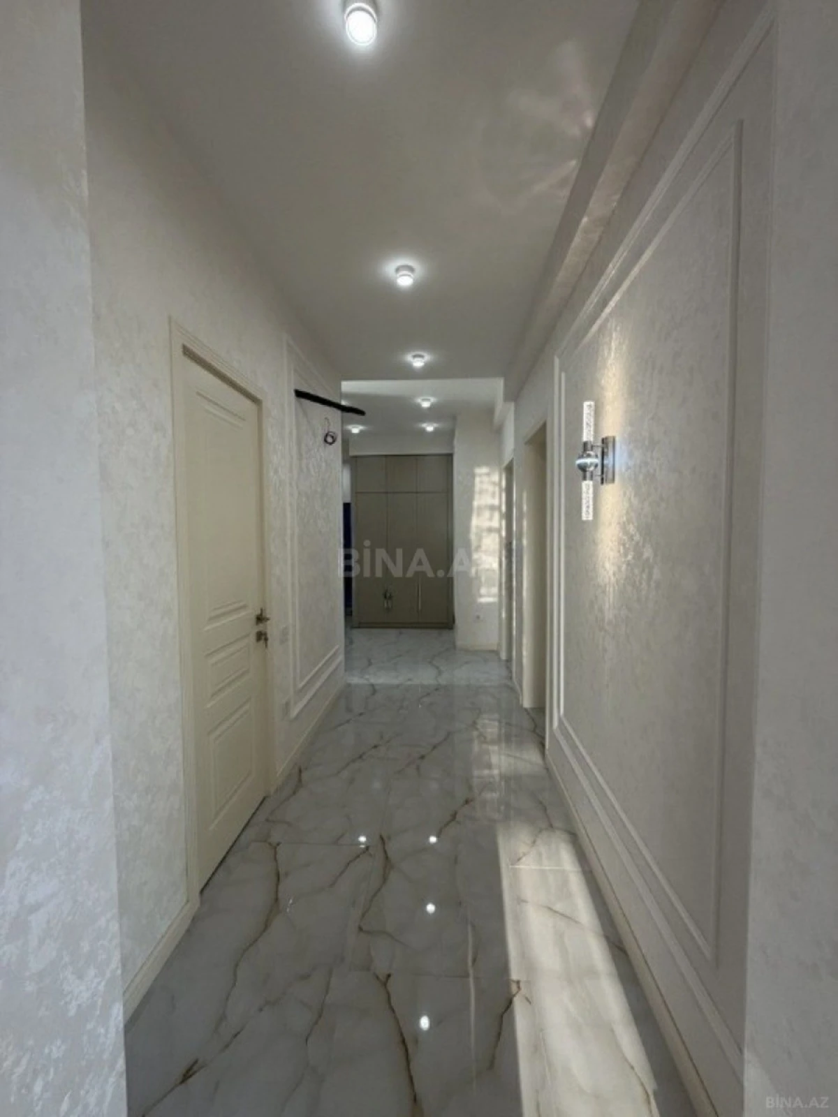 Satılır 3 otaqlı mənzil 129 m²