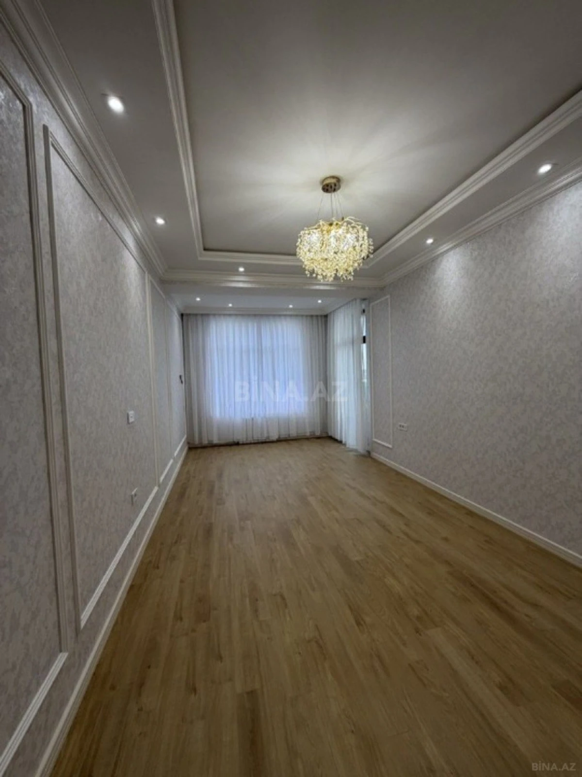 Satılır 3 otaqlı mənzil 129 m²