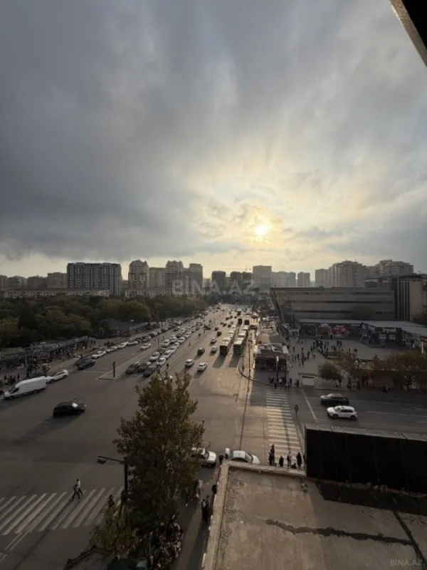 Satılır 3 otaqlı mənzil 129 m²