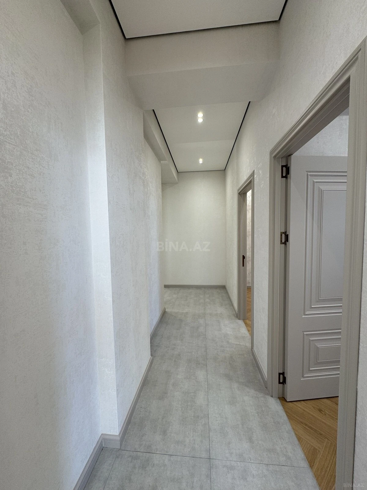 Satılır 2 otaqlı mənzil 71 m²