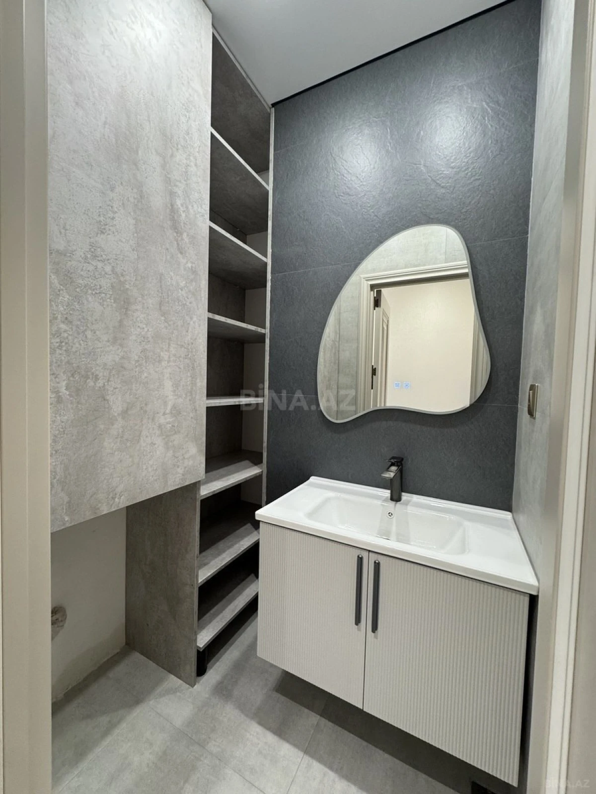 Satılır 2 otaqlı mənzil 71 m²