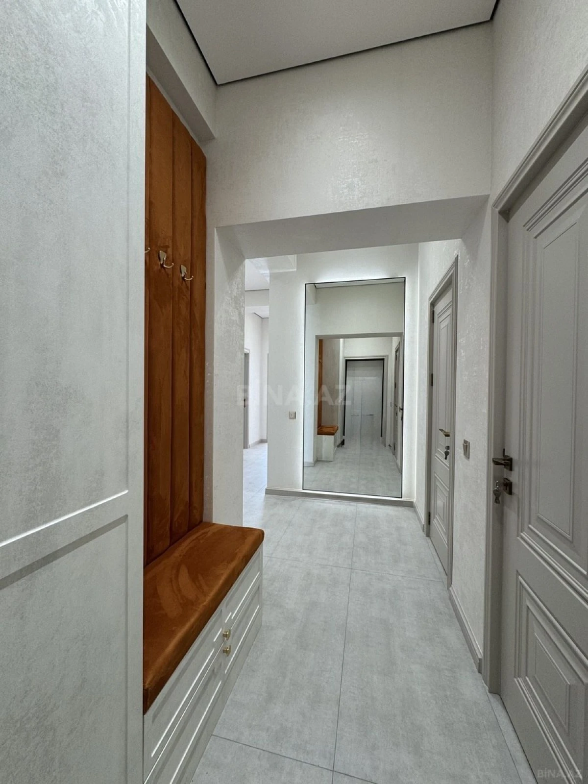 Satılır 2 otaqlı mənzil 71 m²