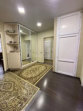 Satılır 5 otaqlı mənzil 110 m²