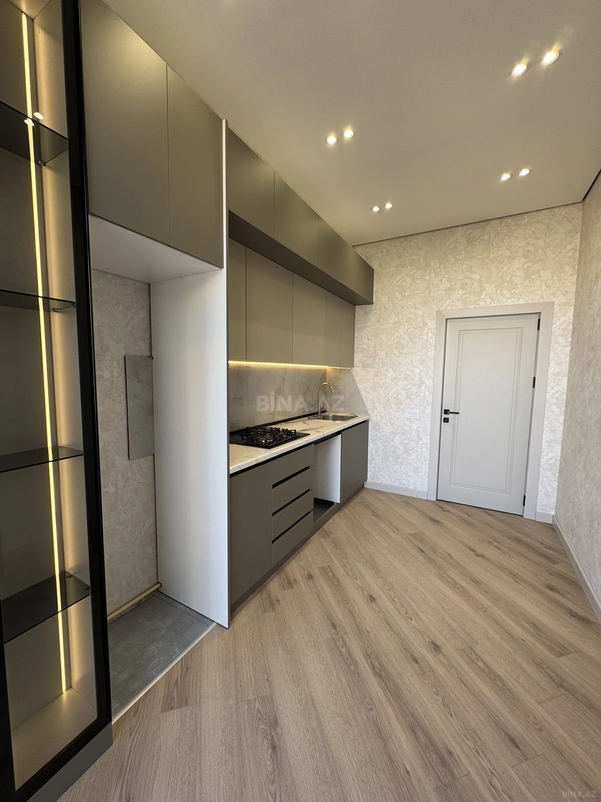 Satılır 2 otaqlı mənzil 65 m²