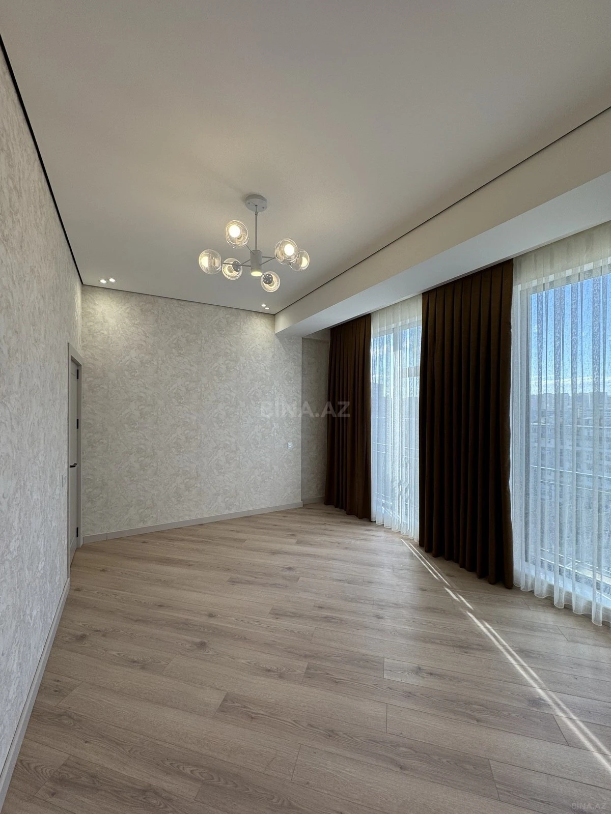 Satılır 2 otaqlı mənzil 65 m²