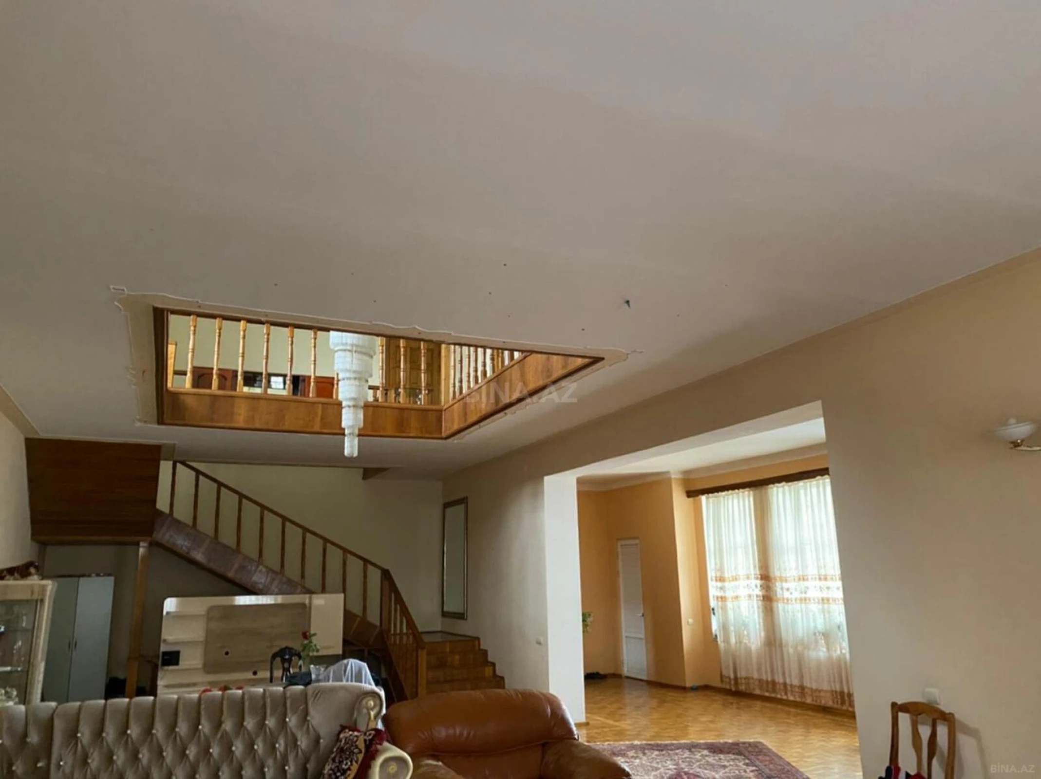 Satılır 5 otaqlı həyət evi 600 m²