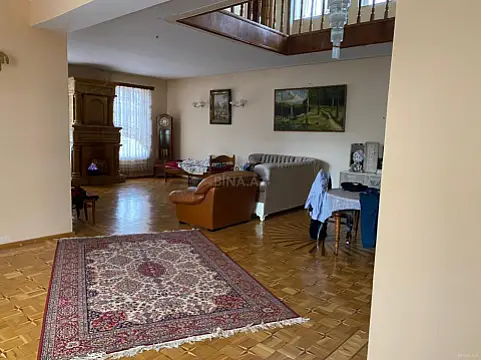 Satılır 5 otaqlı həyət evi 600 m²