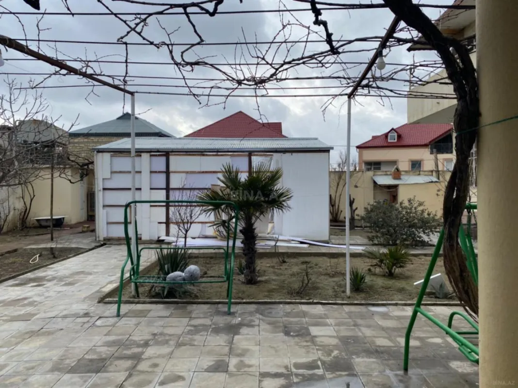 Satılır 5 otaqlı həyət evi 600 m²