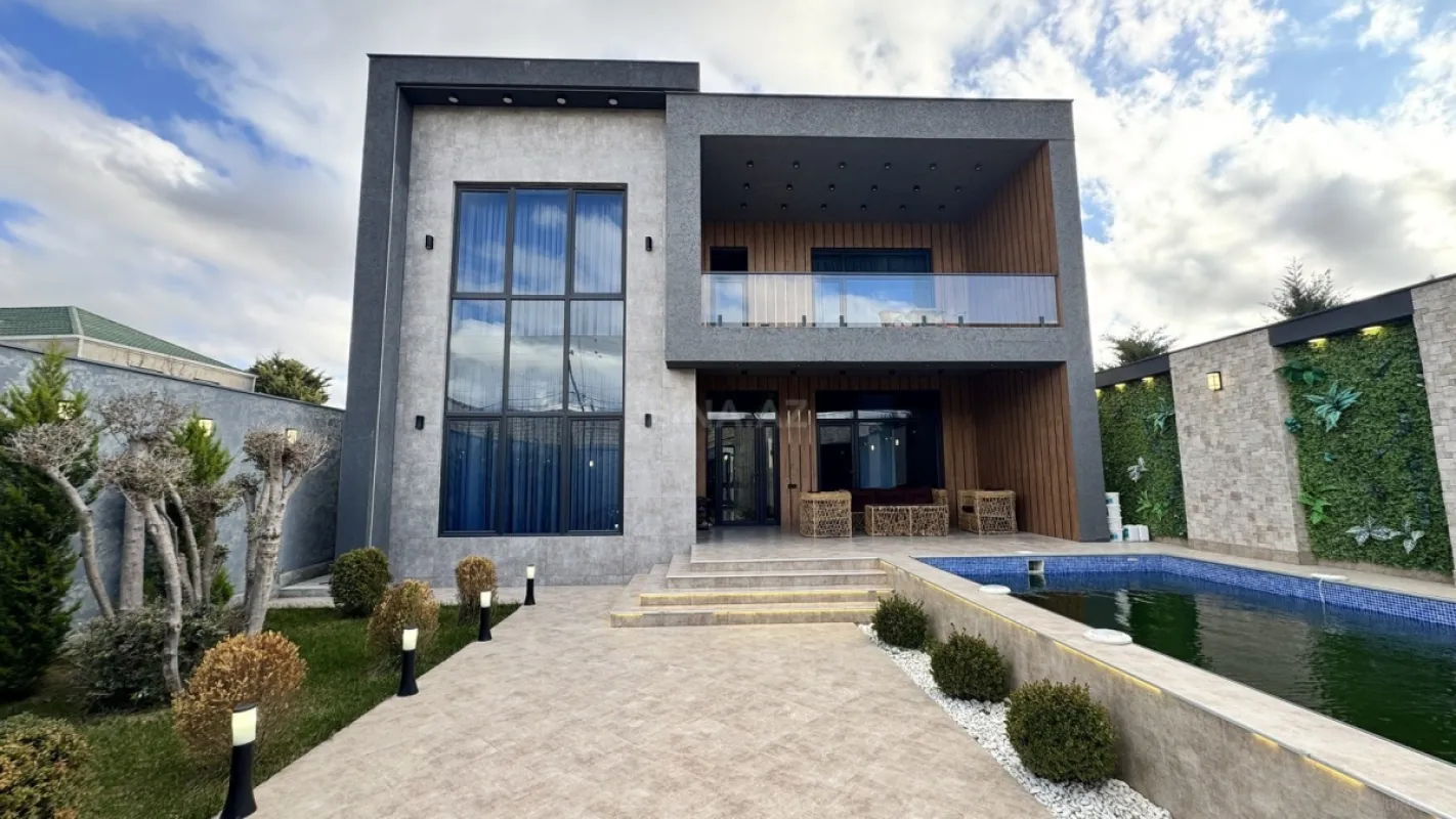 Satılır 5 otaqlı həyət evi 240 m²