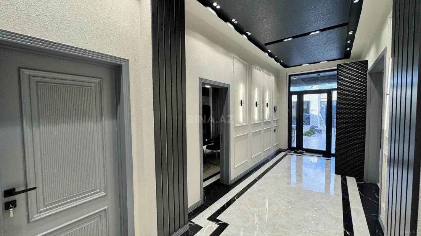 Satılır 5 otaqlı həyət evi 240 m²