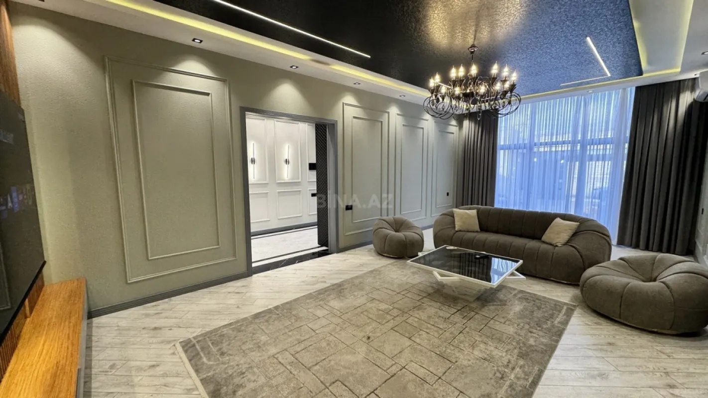 Satılır 5 otaqlı həyət evi 240 m²