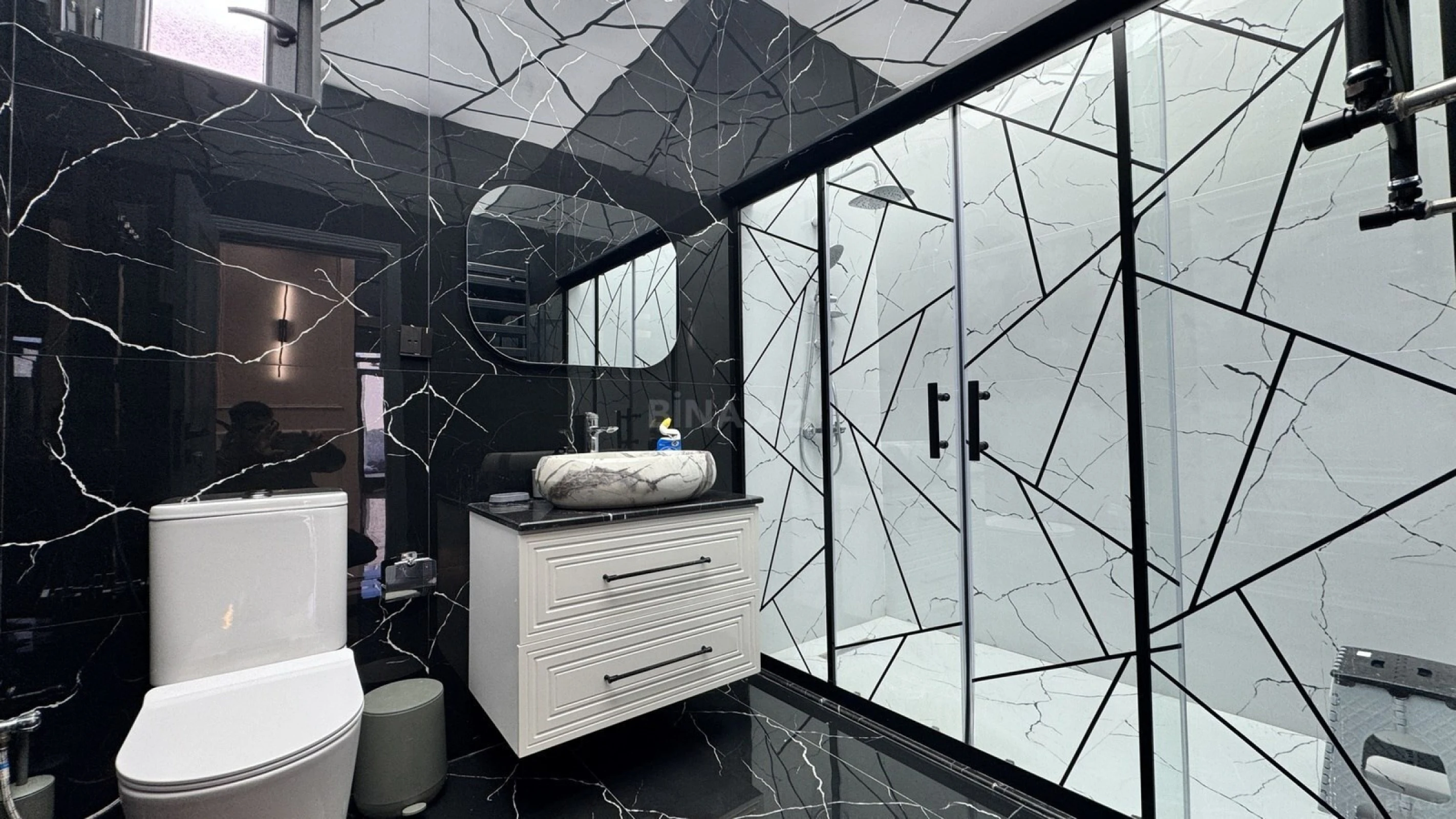 Satılır 5 otaqlı həyət evi 240 m²