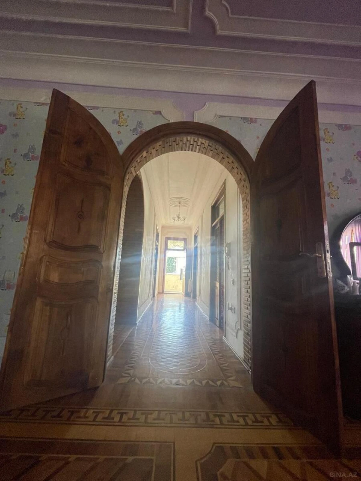 Satılır 9 otaqlı həyət evi 400 m²