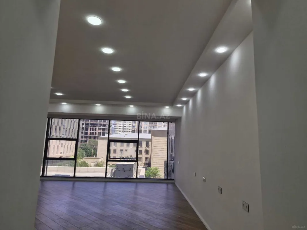 Satılır 1 otaqlı mənzil 68 m²