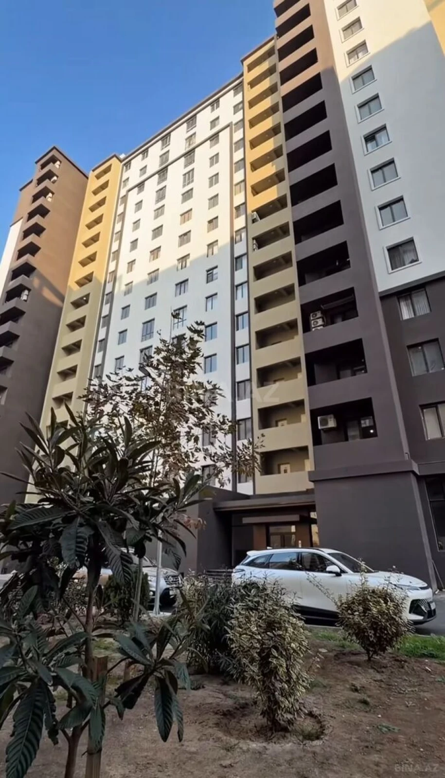 Satılır 3 otaqlı mənzil 136 m²