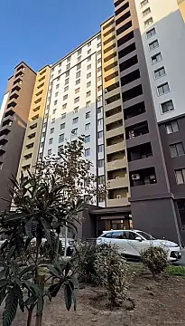 Satılır 3 otaqlı mənzil 136 m²