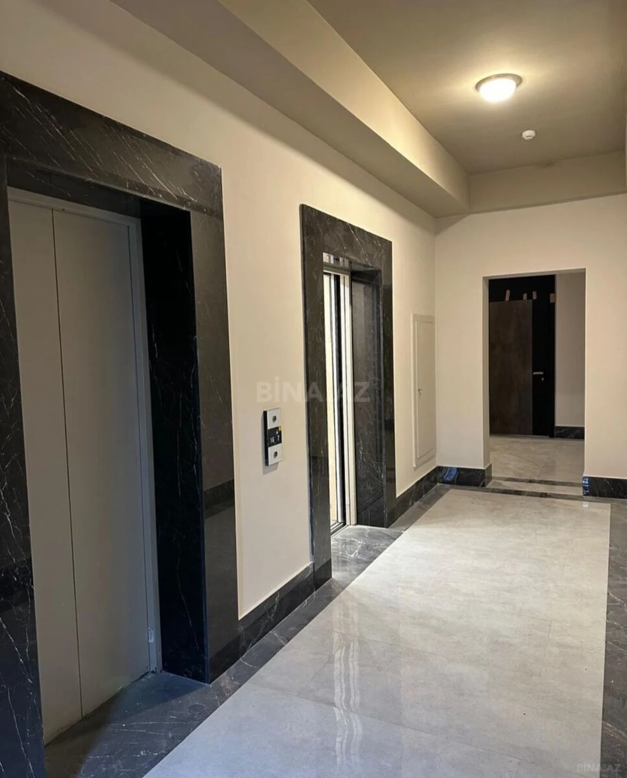 Satılır 3 otaqlı mənzil 136 m²