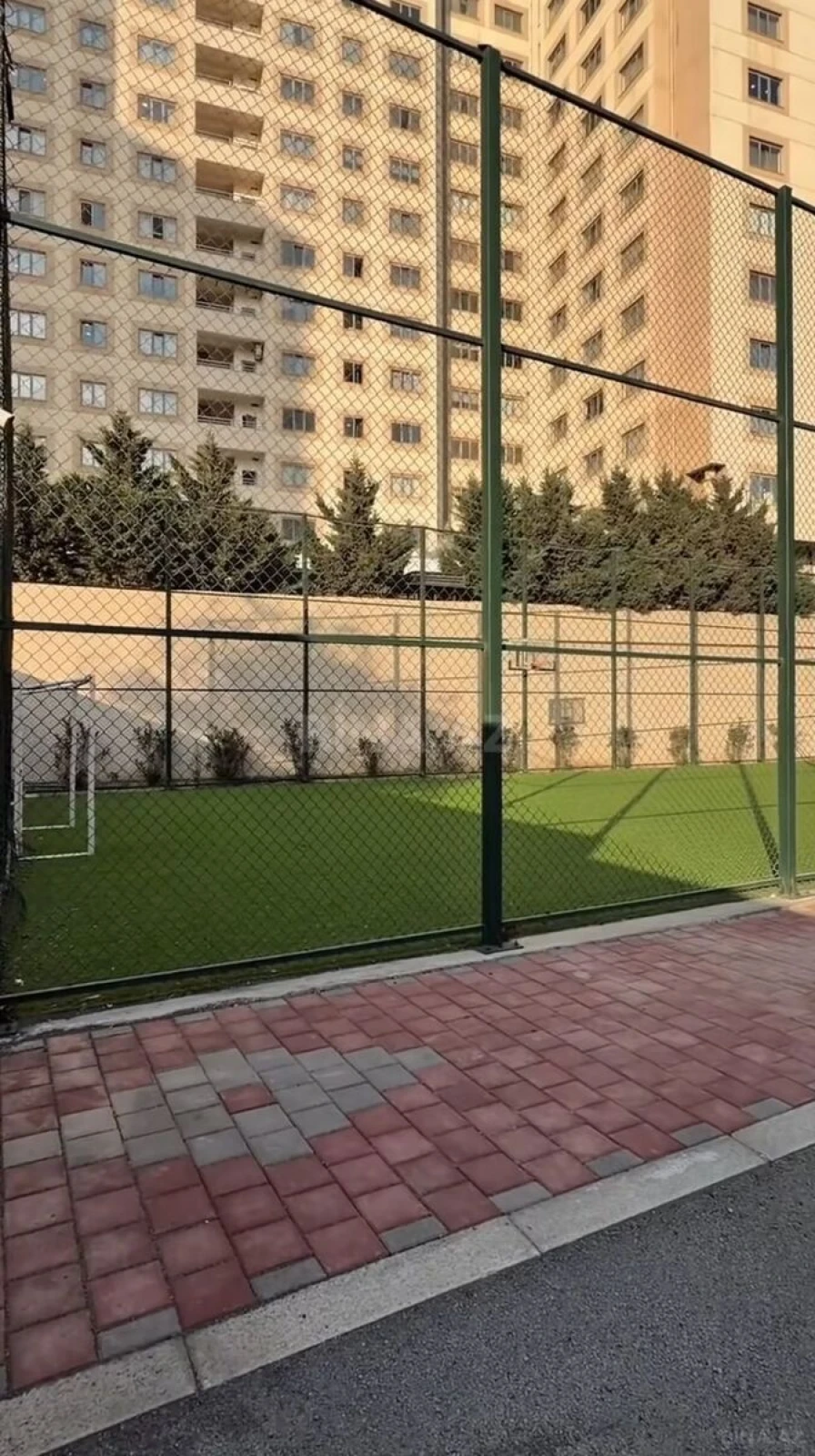 Satılır 3 otaqlı mənzil 136 m²