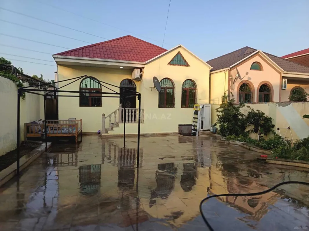 Satılır 4 otaqlı həyət evi 100 m²