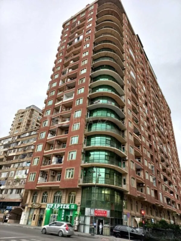 Satılır 3 otaqlı mənzil 118 m²