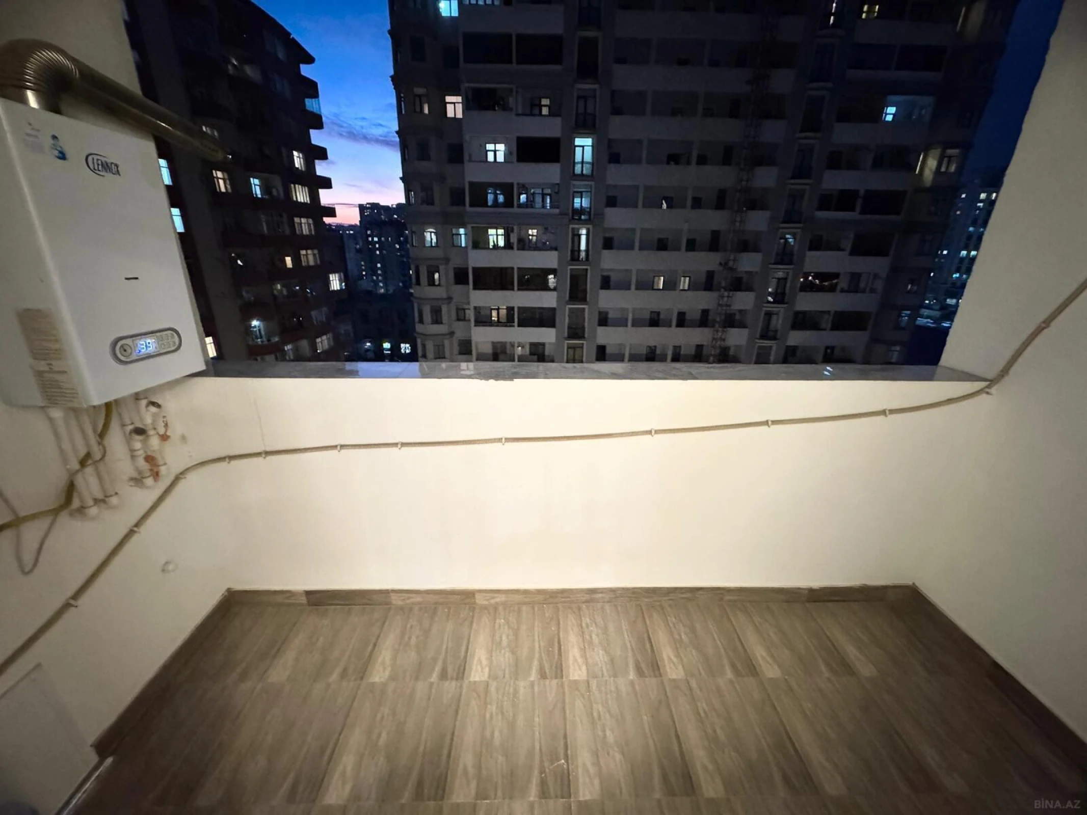 Kirayə verilir 2 otaqlı mənzil 68 m²