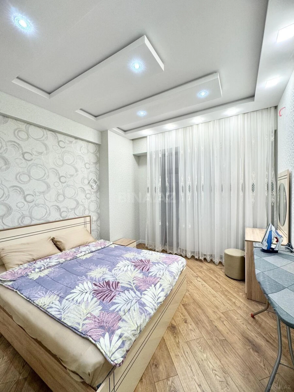 Kirayə verilir 2 otaqlı mənzil 68 m²