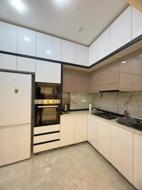 Kirayə verilir 2 otaqlı mənzil 68 m²