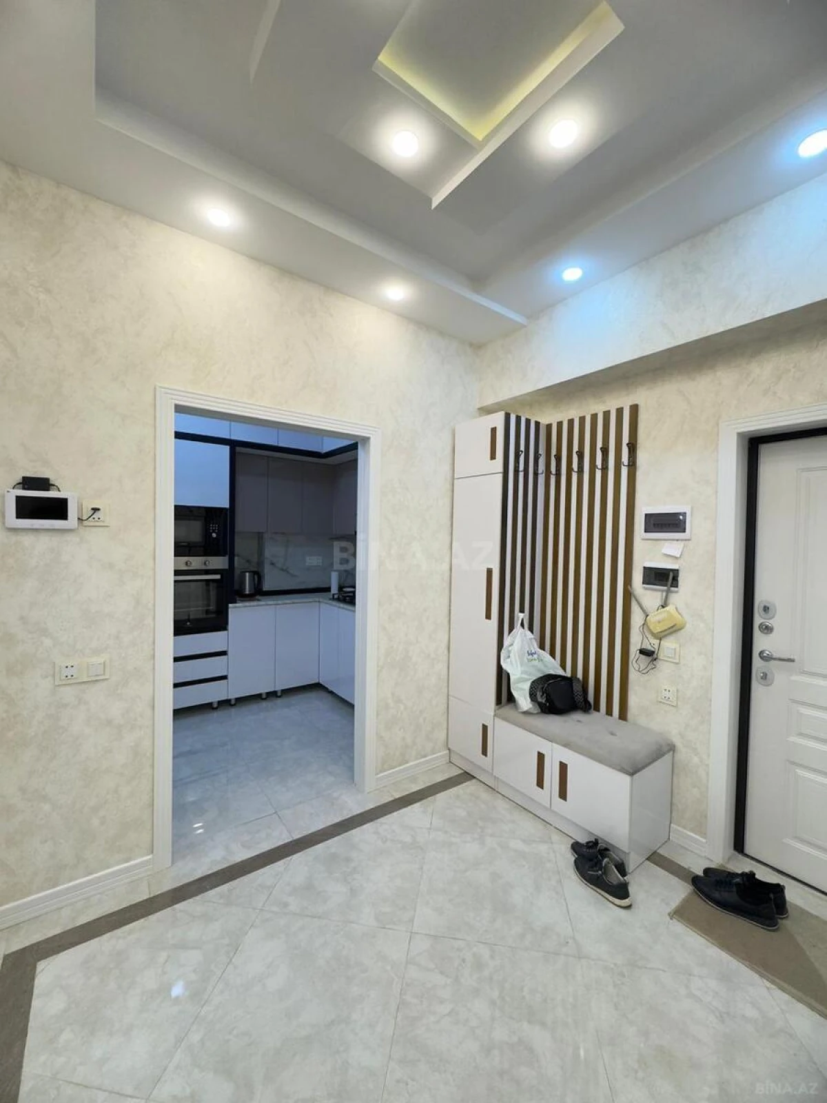 Kirayə verilir 2 otaqlı mənzil 68 m²