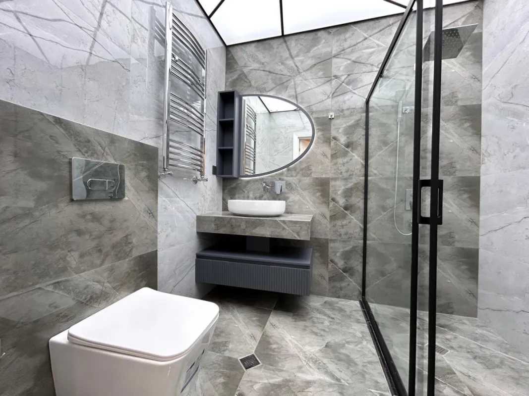 Satılır 4 otaqlı mənzil 137 m²