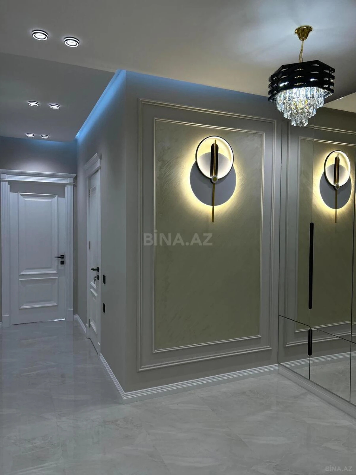 Satılır 4 otaqlı mənzil 137 m²