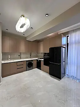 Satılır 4 otaqlı mənzil 137 m²