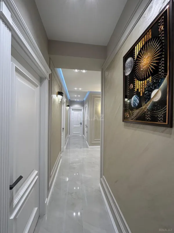 Satılır 4 otaqlı mənzil 137 m²