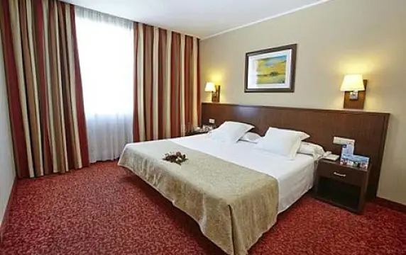 Satılır obyekt 435 m²