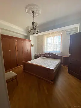 Satılır 3 otaqlı mənzil 160 m²