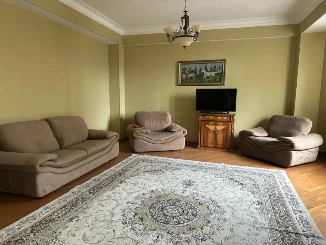 Satılır 3 otaqlı mənzil 160 m²