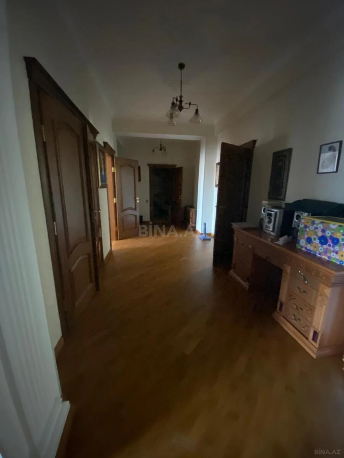 Satılır 3 otaqlı mənzil 160 m²