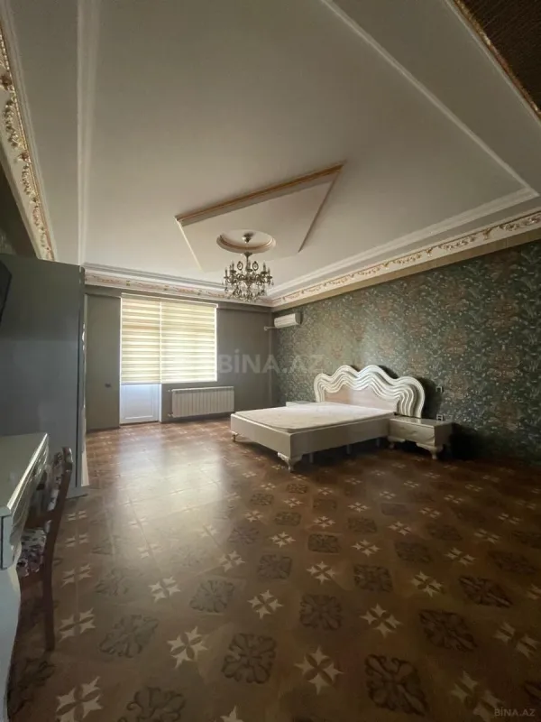 Satılır 4 otaqlı mənzil 220 m²