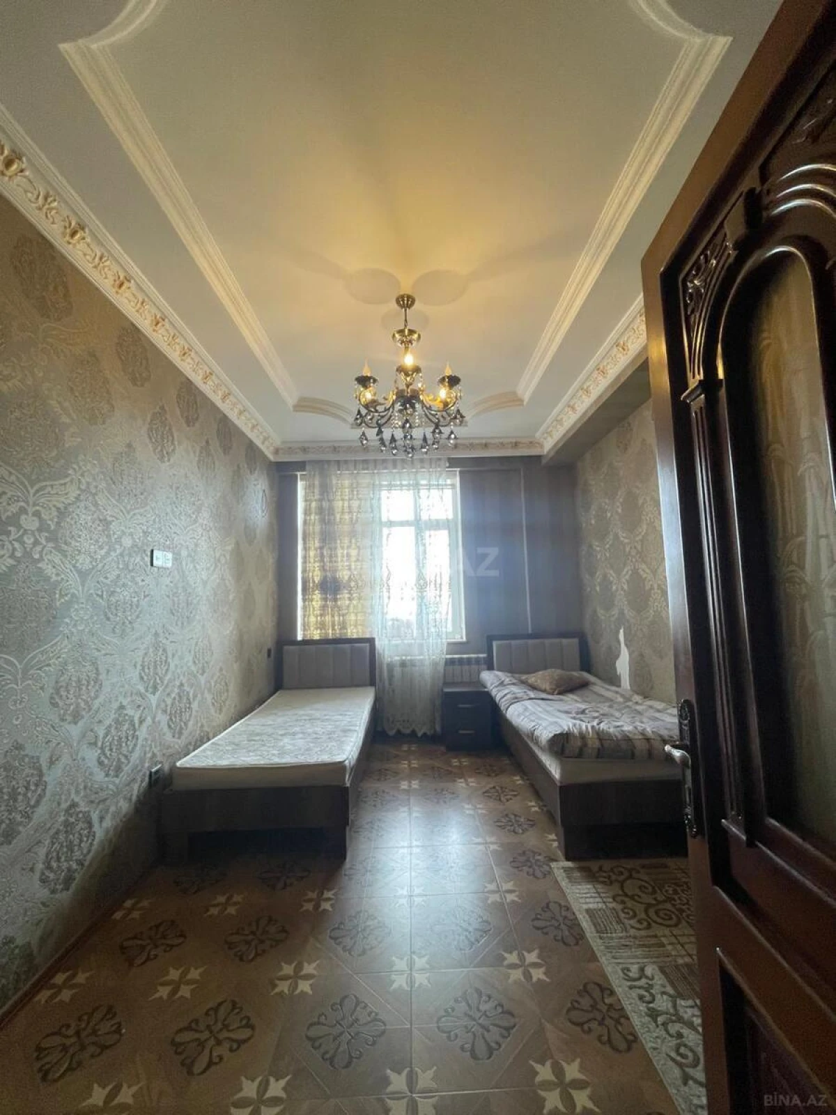 Satılır 4 otaqlı mənzil 220 m²